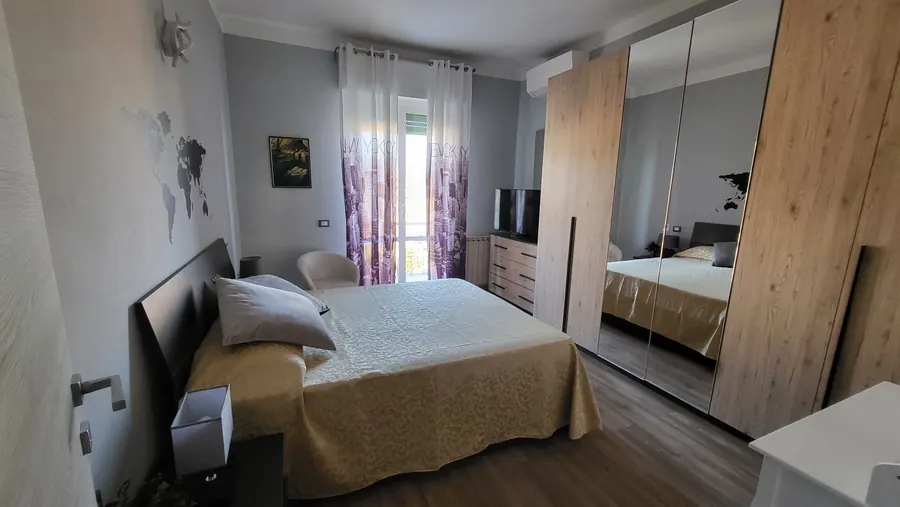 La Casa del Buonviaggio: seconda camera con armadio a specchio